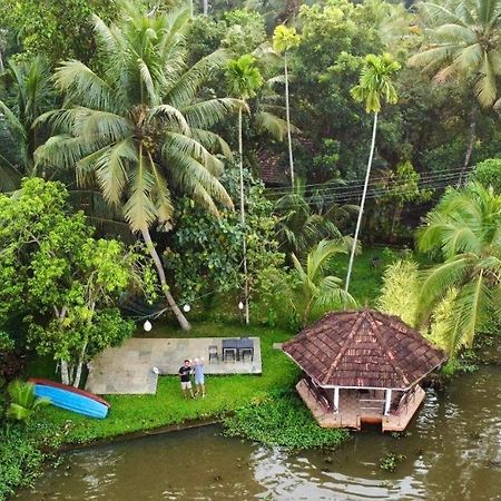 Sunsets And Palm Trees Bed & Breakfast Alappuzha Luaran gambar