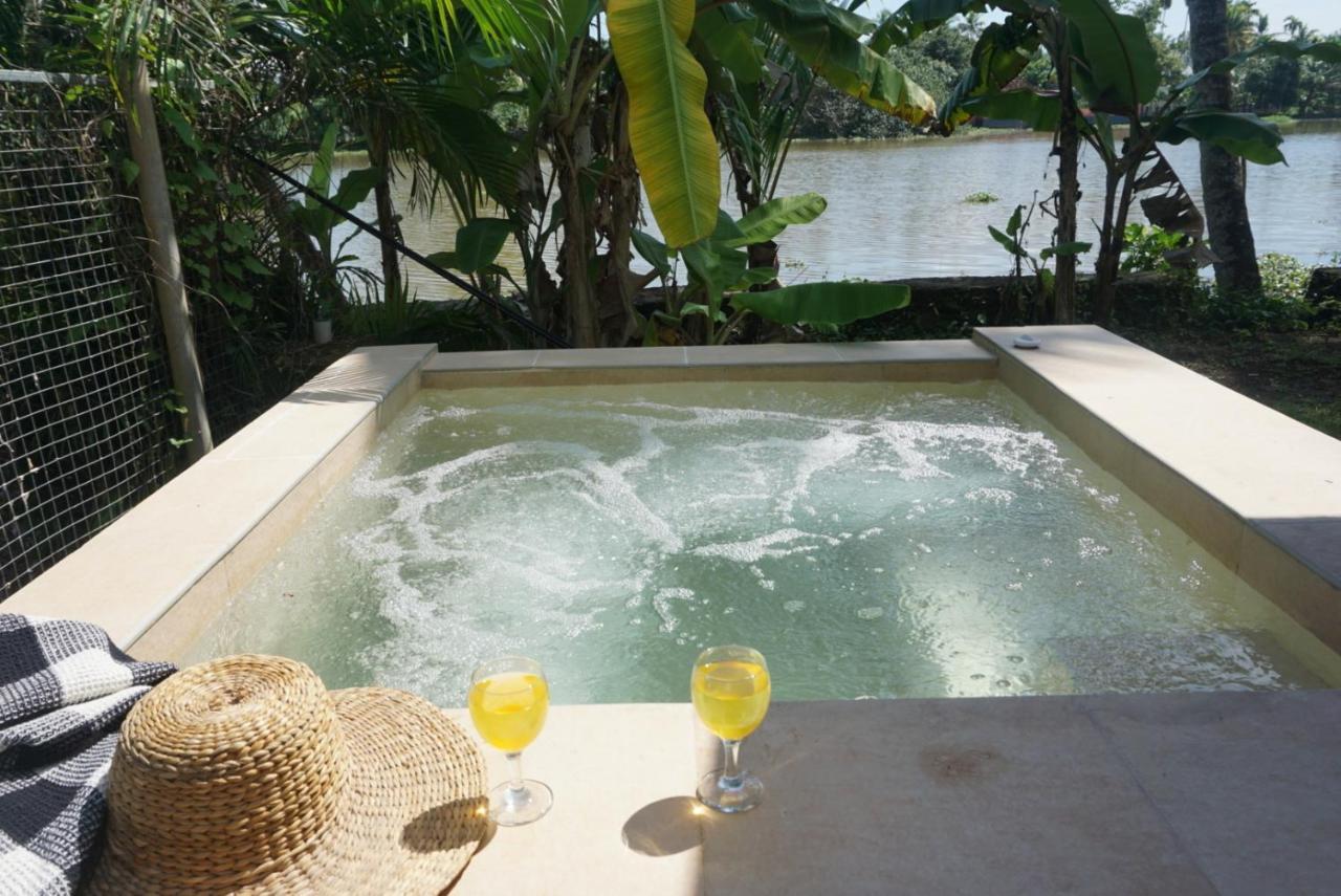 Sunsets And Palm Trees Bed & Breakfast Alappuzha Luaran gambar